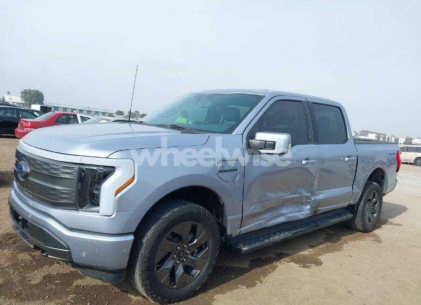 Photo 6 of 2022 Ford F-150 LIGHTNING LARIAT (VIN 1FTVW1EL0NWG16234)