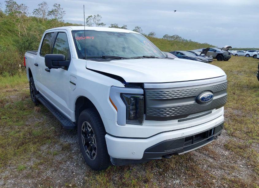 2023 Ford F-150 LIGHTNING XLT (VIN 1FTVW1EL5PWG28995) main photo
