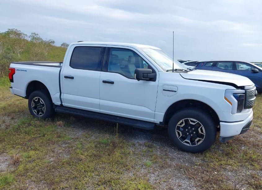 Photo 14 of 2023 Ford F-150 LIGHTNING XLT (VIN 1FTVW1EL5PWG28995)