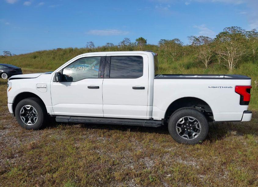 Photo 15 of 2023 Ford F-150 LIGHTNING XLT (VIN 1FTVW1EL5PWG28995)