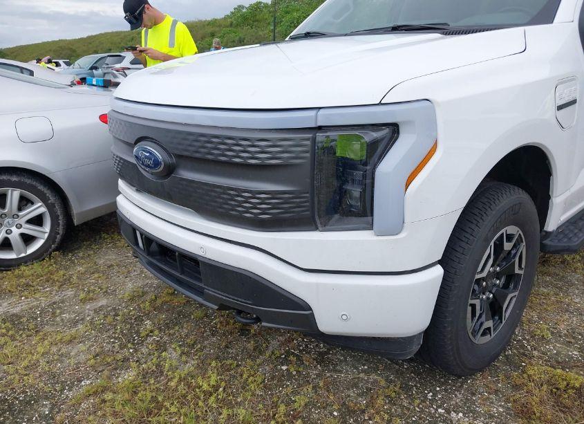 Photo 19 of 2023 Ford F-150 LIGHTNING XLT (VIN 1FTVW1EL5PWG28995)