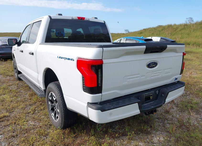 Photo 3 of 2023 Ford F-150 LIGHTNING XLT (VIN 1FTVW1EL5PWG28995)