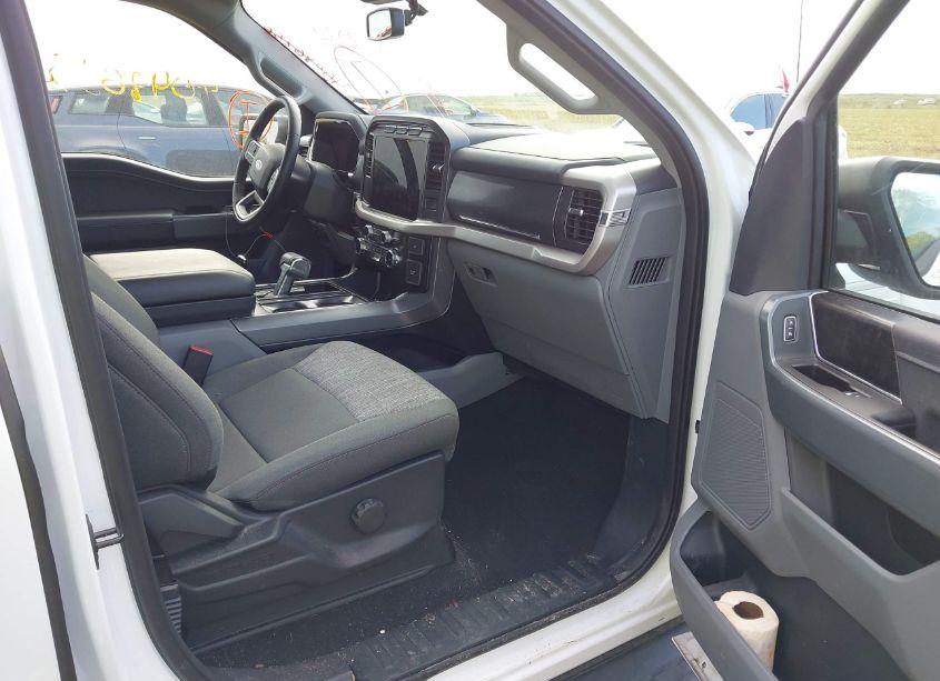 Photo 5 of 2023 Ford F-150 LIGHTNING XLT (VIN 1FTVW1EL5PWG28995)