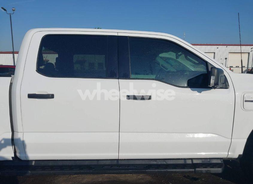 Photo 13 of 2023 Ford F-150 LIGHTNING XLT (VIN 1FTVW1EL6PWG34059)