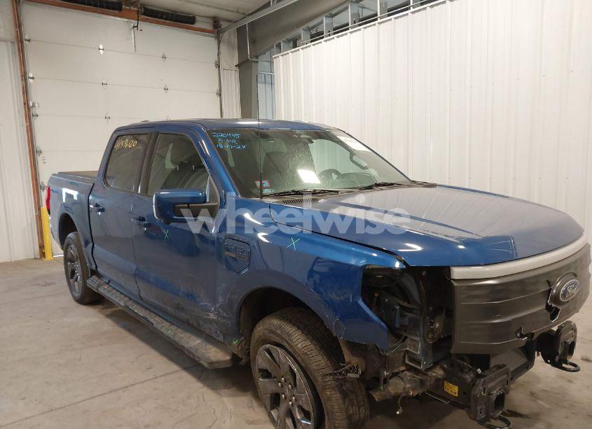 2022 Ford F-150 LIGHTNING LARIAT (VIN 1FTVW1EL7NWG15923) main photo