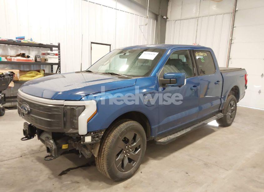 Photo 2 of 2022 Ford F-150 LIGHTNING LARIAT (VIN 1FTVW1EL7NWG15923)