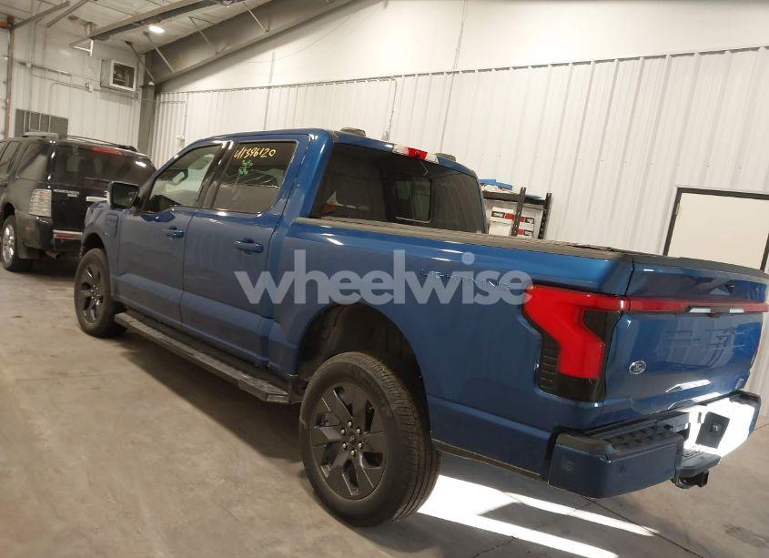 Photo 3 of 2022 Ford F-150 LIGHTNING LARIAT (VIN 1FTVW1EL7NWG15923)
