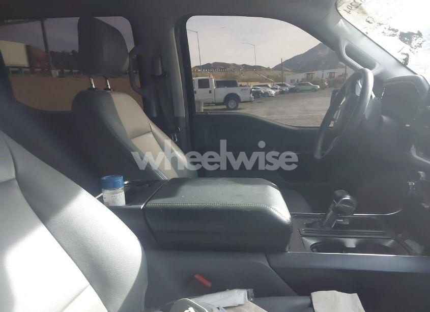 Photo 5 of 2022 Ford F-150 LIGHTNING PRO (VIN 1FTVW1EL8NWG05871)