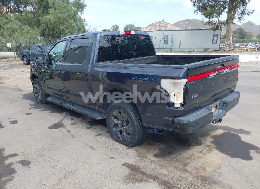 Photo 3 of 2022 Ford F-150 LIGHTNING LARIAT (VIN 1FTVW1EL8NWG14716)