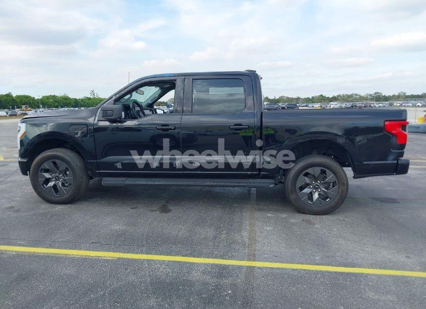 Photo 13 of 2023 Ford F-150 LIGHTNING XLT (VIN 1FTVW1ELXPWG15885)