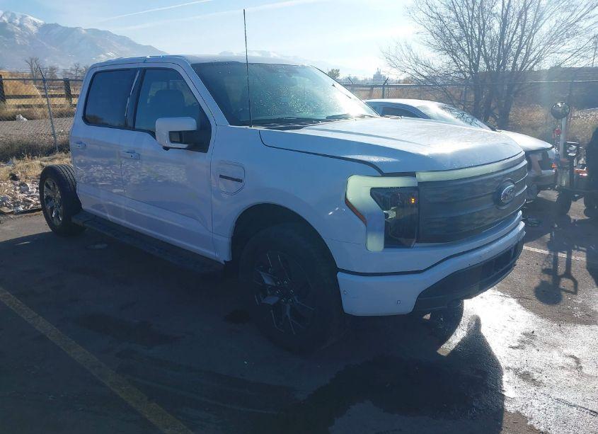 2023 Ford F-150 LIGHTNING LARIAT (VIN 1FTVW1EV1PWG26355) main photo