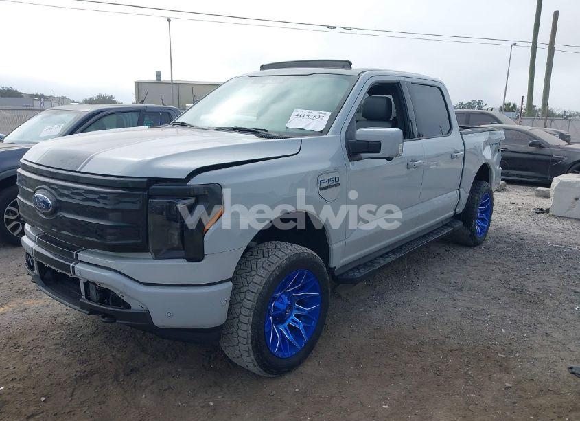 Photo 2 of 2023 Ford F-150 LIGHTNING LARIAT (VIN 1FTVW1EV9PWG07469)