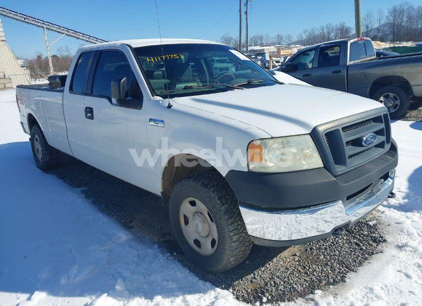 2005 Ford F-150 FX4/LARIAT/XL/XLT (VIN 1FTVX14515NB17397) main photo