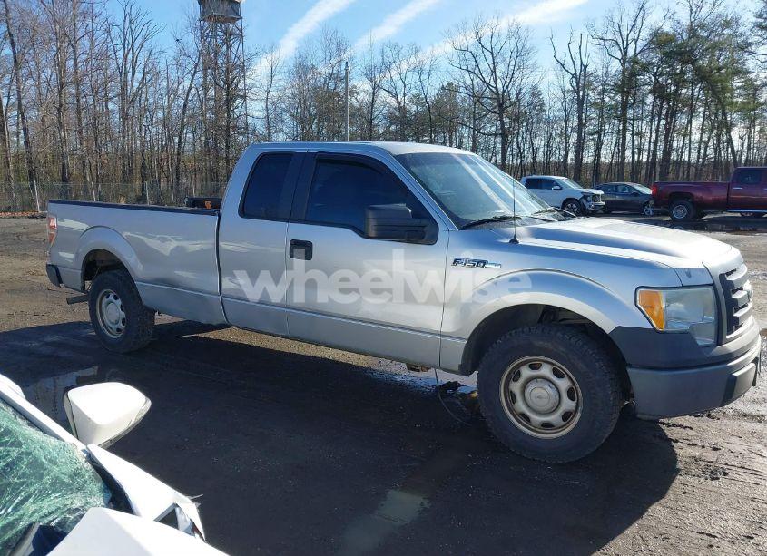 Photo 13 of 2010 Ford F-150 XL (VIN 1FTVX1CV9AKE41615)