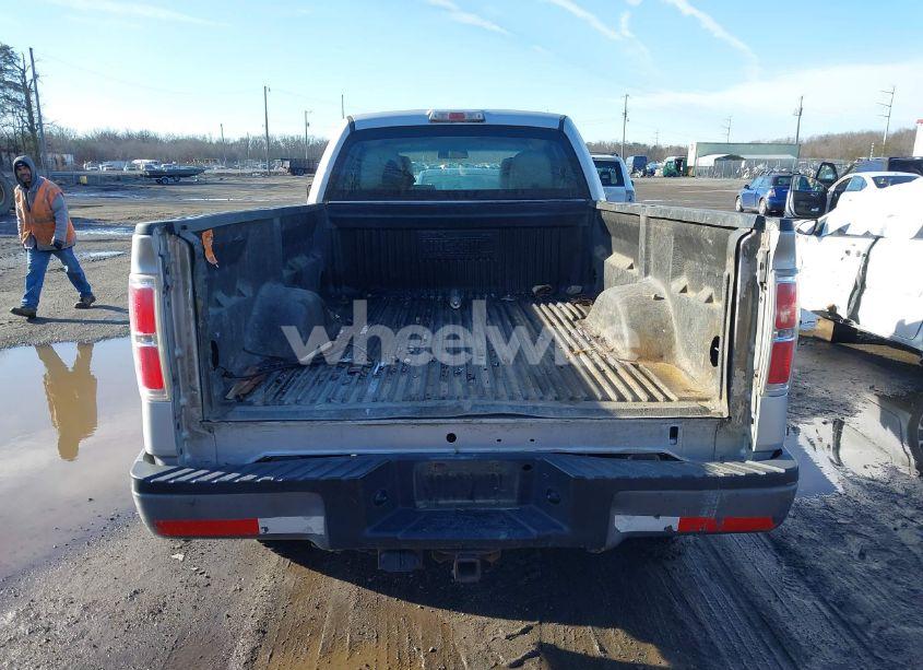 Photo 16 of 2010 Ford F-150 XL (VIN 1FTVX1CV9AKE41615)