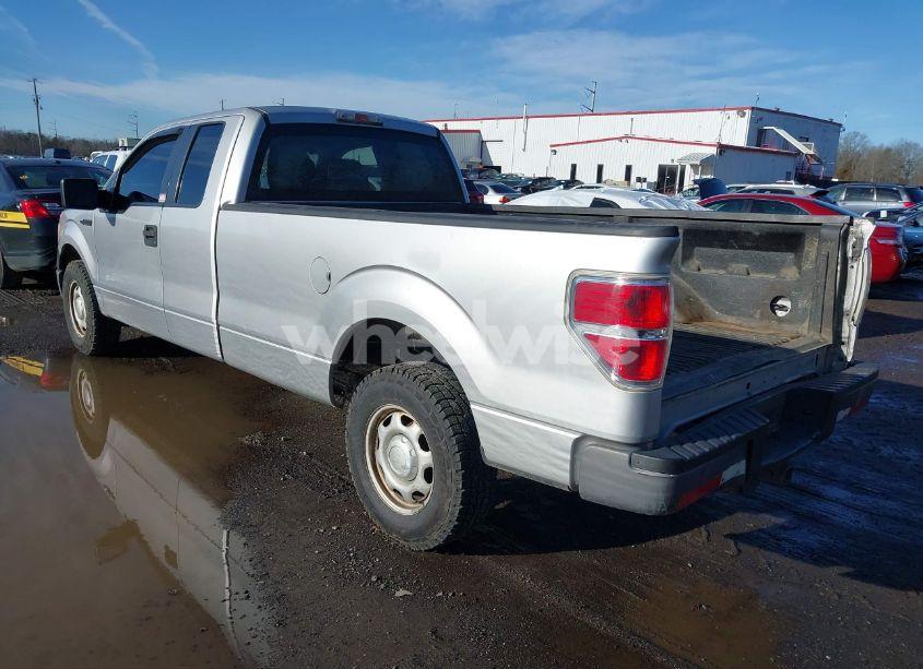 Photo 3 of 2010 Ford F-150 XL (VIN 1FTVX1CV9AKE41615)