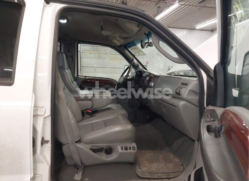 Photo 6 of 2005 Ford F-350 LARIAT/XL/XLT (VIN 1FTWW31P25ED32943)