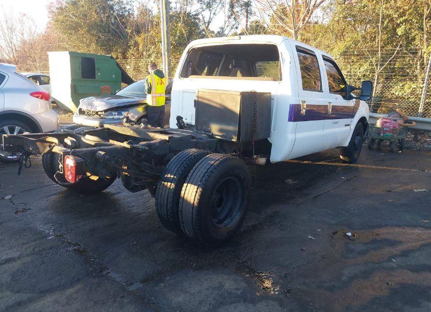 Photo 4 of 1999 Ford F-350 LARIAT/XL/XLT (VIN 1FTWW32F3XEC45898)