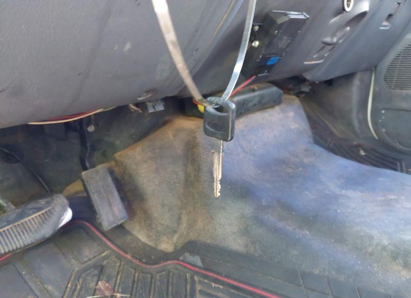 Photo 10 of 2000 Ford F-350 LARIAT/XL/XLT (VIN 1FTWW32F7YED66726)