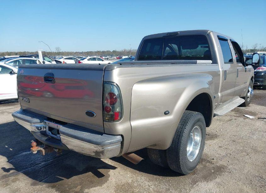 Photo 4 of 2002 Ford F-350 LARIAT/XL/XLT (VIN 1FTWW32F92EC14650)