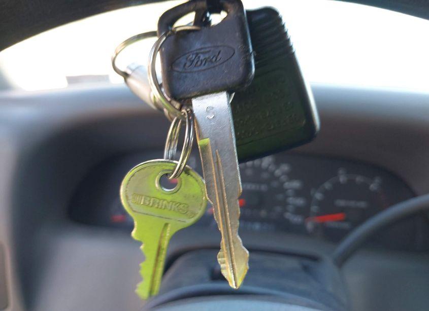 Photo 10 of 2000 Ford F-350 LARIAT/XL/XLT (VIN 1FTWW32F9YEB07767)