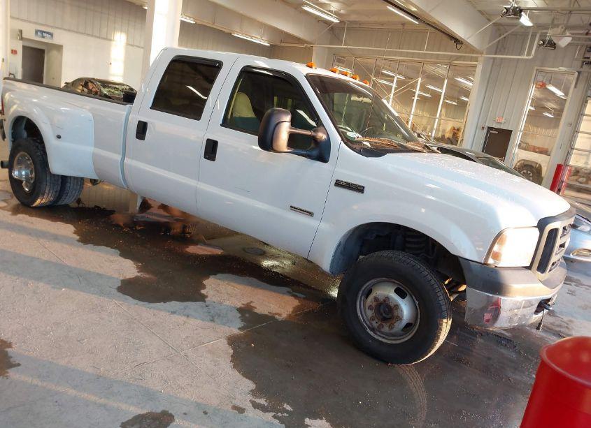 2006 Ford F-350 LARIAT/XL/XLT (VIN 1FTWW33P26ED41639) main photo