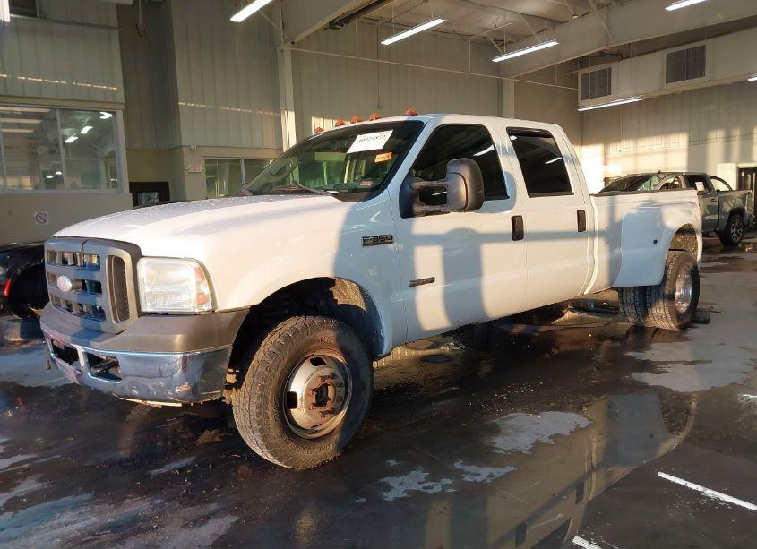 Photo 2 of 2006 Ford F-350 LARIAT/XL/XLT (VIN 1FTWW33P26ED41639)