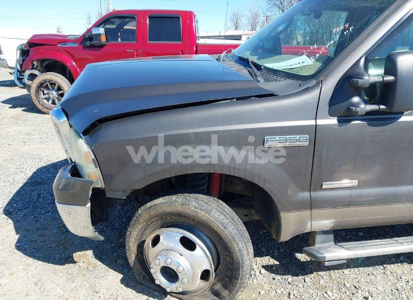 Photo 12 of 2005 Ford F-350 LARIAT/XL/XLT (VIN 1FTWW33P85EC76083)