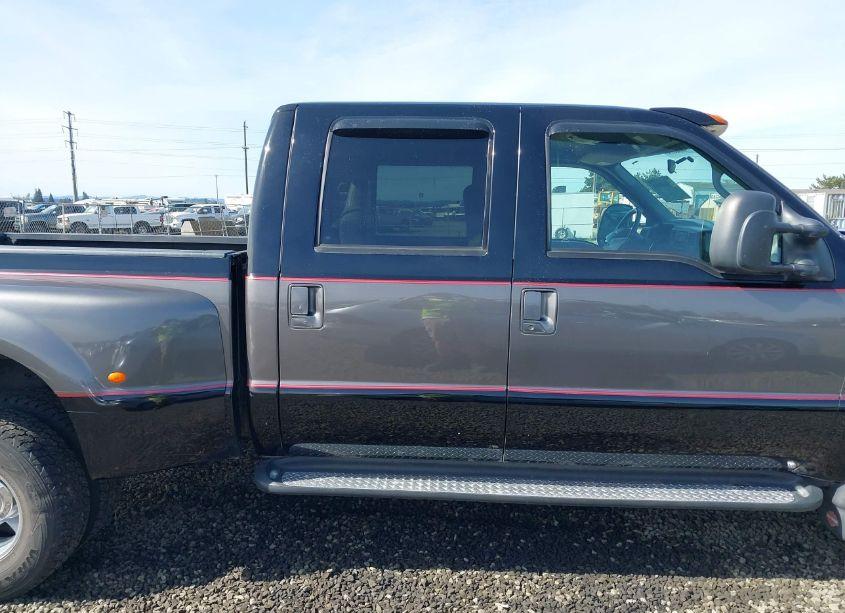 Photo 17 of 2002 Ford Super DUTY F-350 DRW LARIAT/XL/XLT (VIN 1FTWW33S12ED34535)