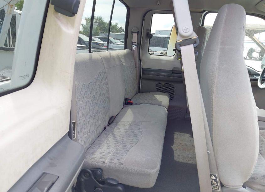 Photo 8 of 2000 Ford F-350 LARIAT/XL/XLT (VIN 1FTWX32F2YEA60207)