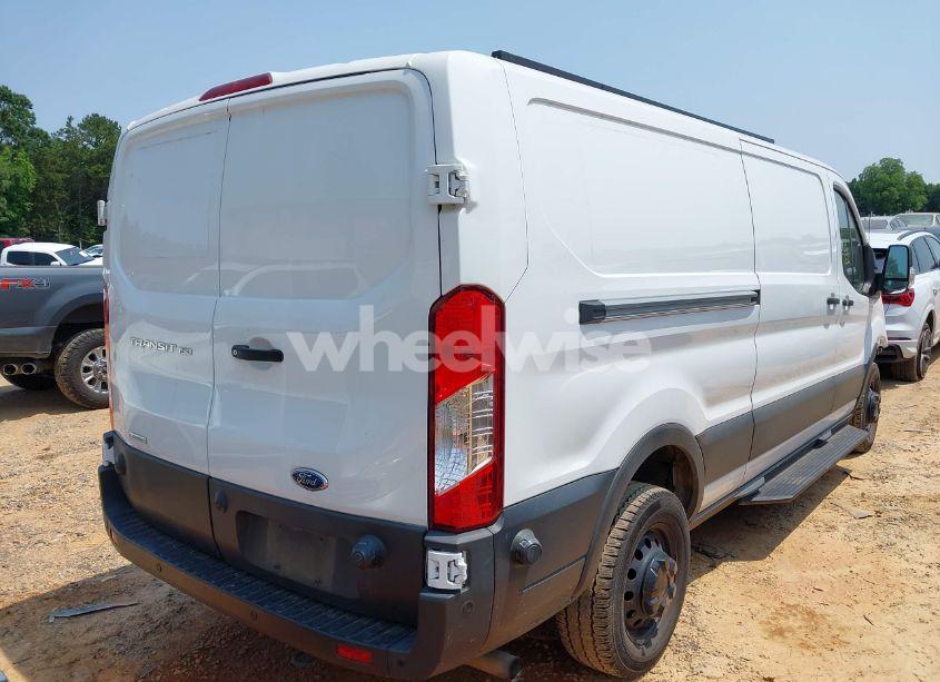 Photo 4 of 2022 Ford Transit-150 (VIN 1FTYE1YG6NKA04514)