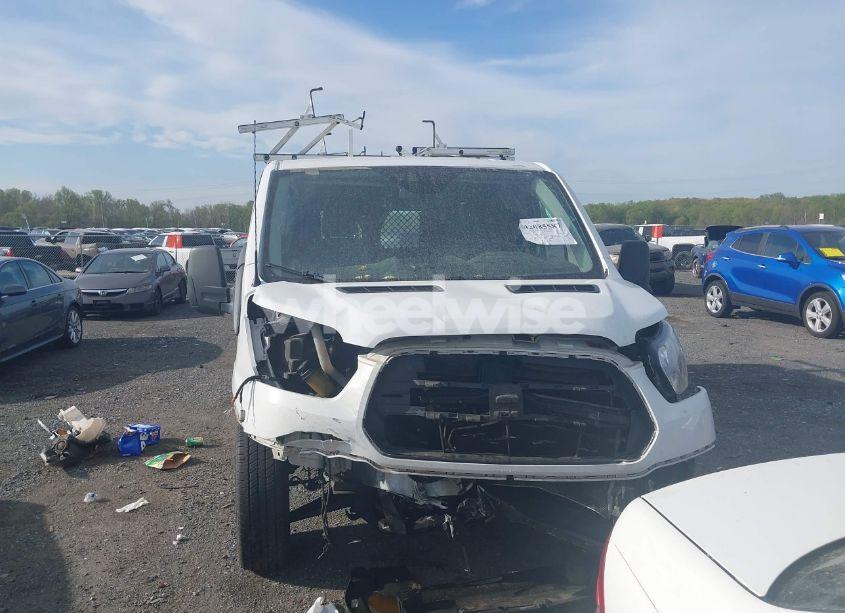 Photo 13 of 2018 Ford Transit-150 (VIN 1FTYE1YM1JKB29601)