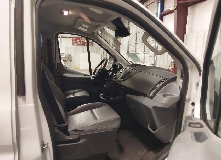 Photo 5 of 2019 Ford Transit-150 (VIN 1FTYE1YM4KKB31828)