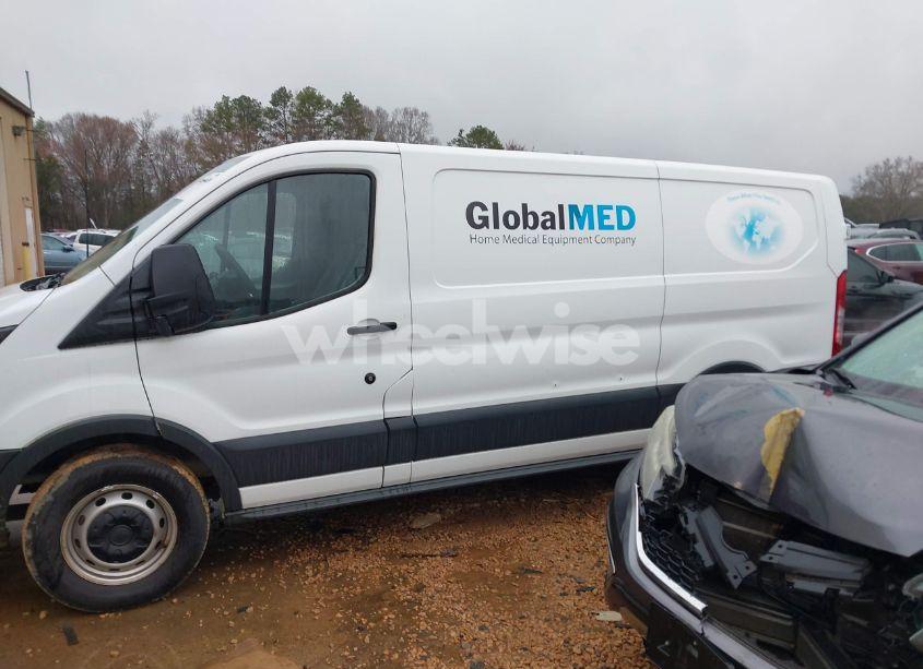 Photo 14 of 2018 Ford Transit-150 (VIN 1FTYE1YM9JKB54102)