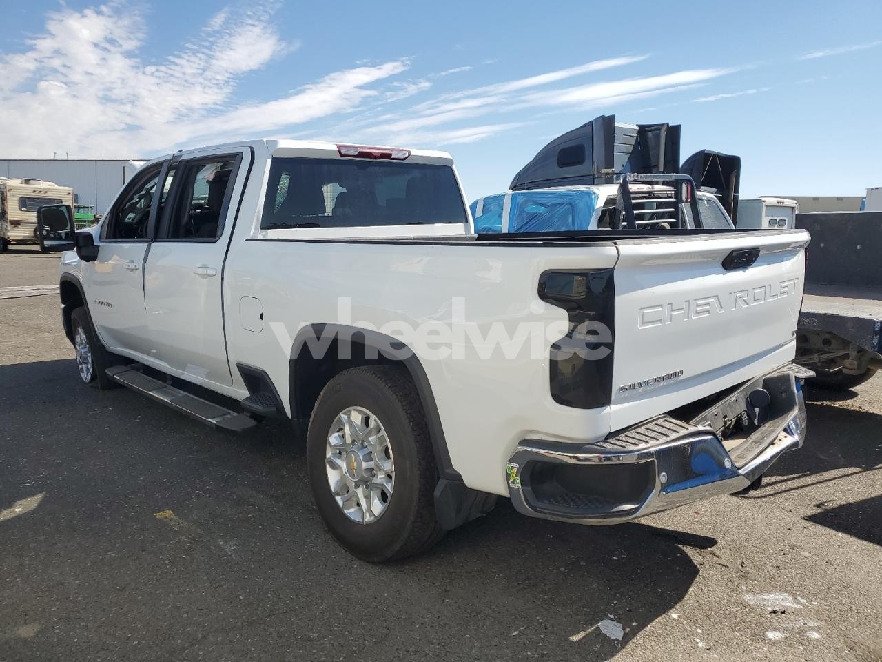 Photo 2 of 2024 CHEVROLET SILVERADO K3500 LT (VIN 1FTYE1YM9KKB79616)
