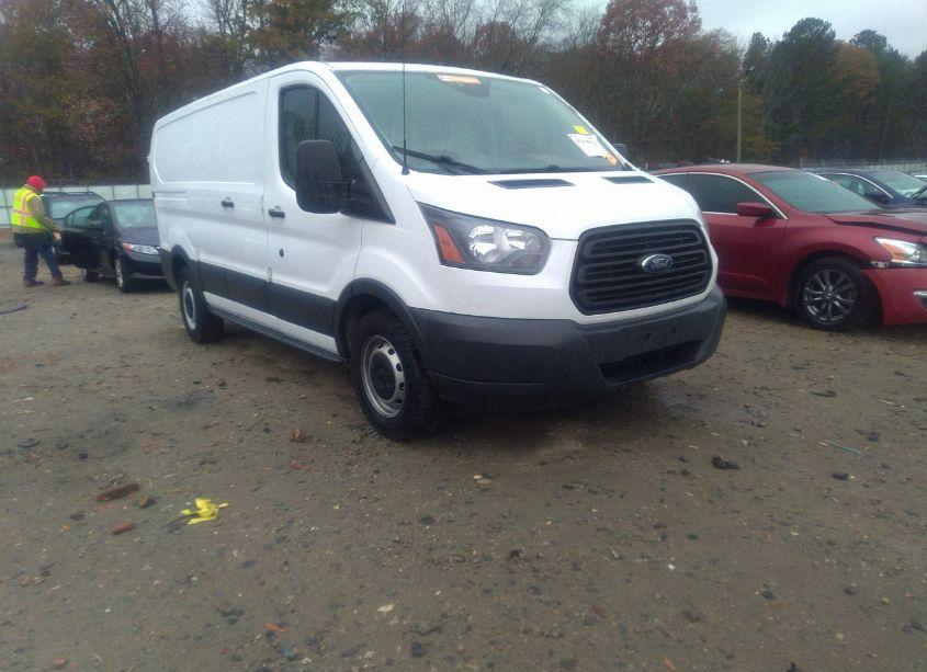 2018 Ford Transit-150 (VIN 1FTYE1ZM0JKA53044) main photo