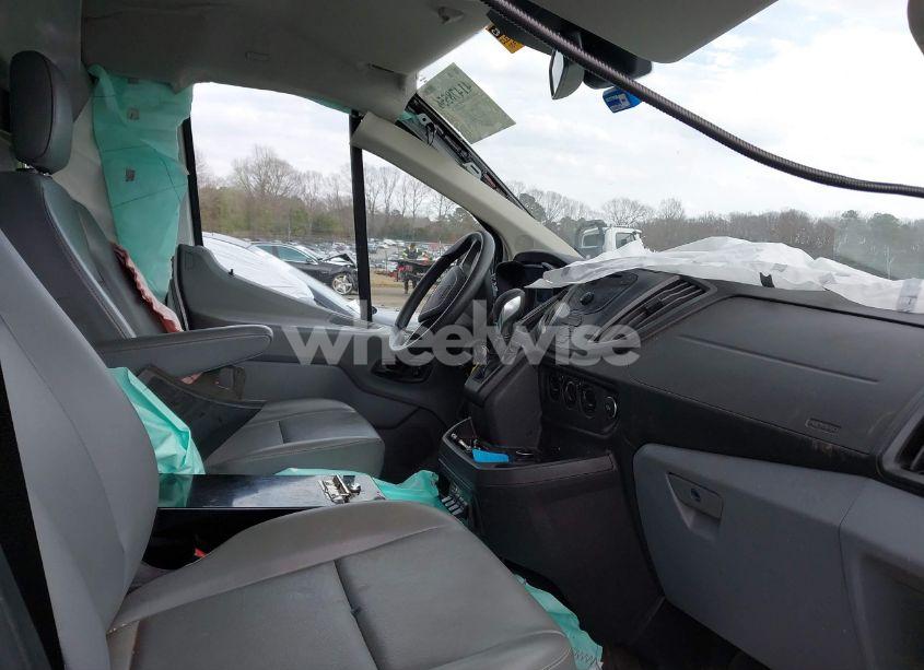 Photo 5 of 2019 Ford Transit-150 (VIN 1FTYE1ZM1KKA55404)
