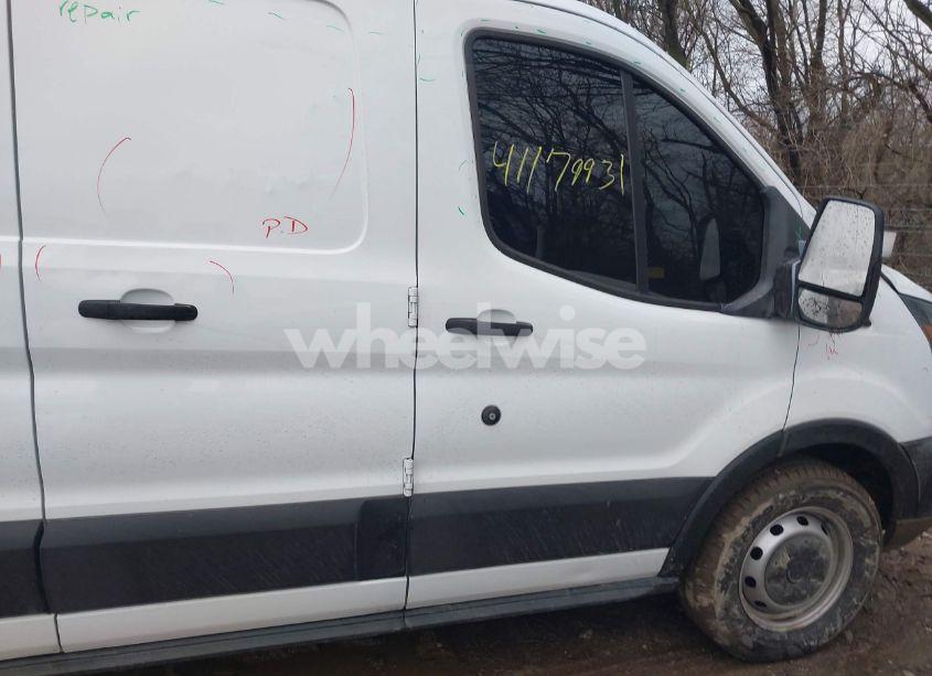 Photo 13 of 2019 Ford Transit-150 (VIN 1FTYE1ZM3KKB19751)