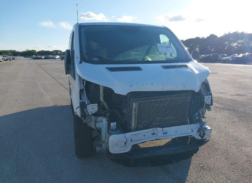 Photo 6 of 2019 Ford Transit-150 (VIN 1FTYE1ZM5KKB46272)