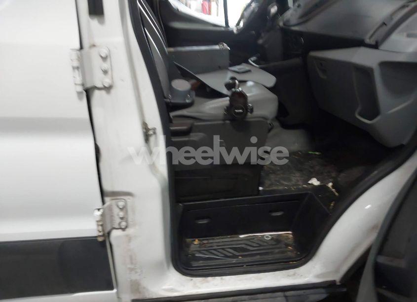 Photo 5 of 2018 Ford Transit-150 (VIN 1FTYE1ZM6JKB50362)