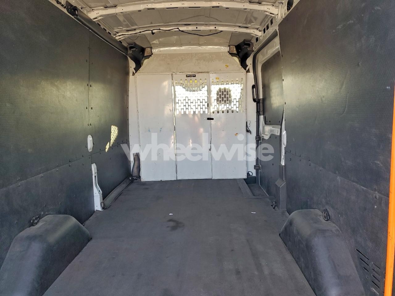Photo 10 of 2019 FORD TRANSIT T-150 (VIN 1FTYE2CM7KKB69437)