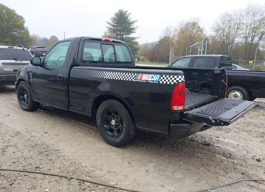 Photo 3 of 1998 Ford F-150 LARIAT/STANDARD/XL/XLT (VIN 1FTYF1768WNC23867)