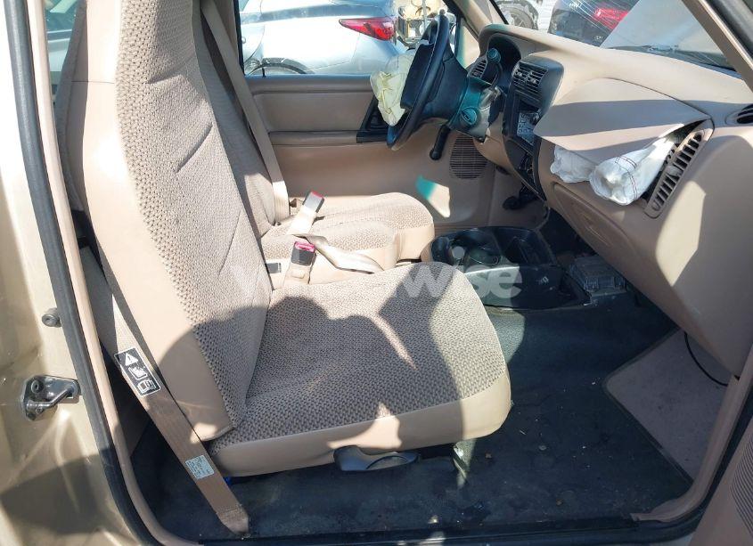 Photo 5 of 2000 Ford Ranger XL/XLT (VIN 1FTYR10C1YPB78737)