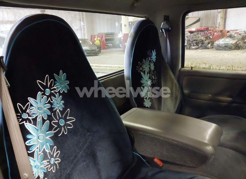 Photo 8 of 1999 Ford Ranger XL/XLT (VIN 1FTYR10C2XPB58611)