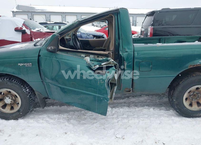 Photo 13 of 2000 Ford Ranger XL/XLT (VIN 1FTYR10C2YTA69856)
