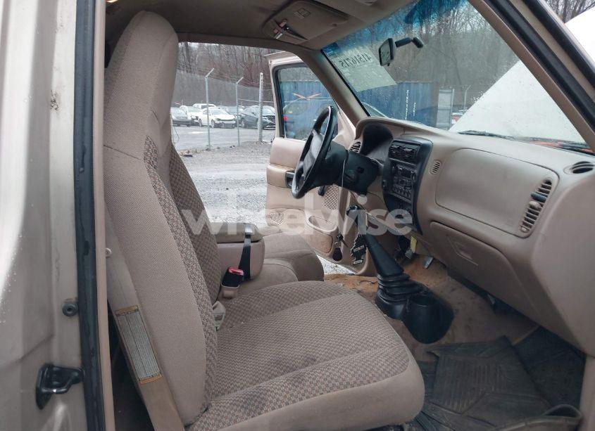 Photo 5 of 1998 Ford Ranger SPLASH/XL/XLT (VIN 1FTYR10C3WUC71967)