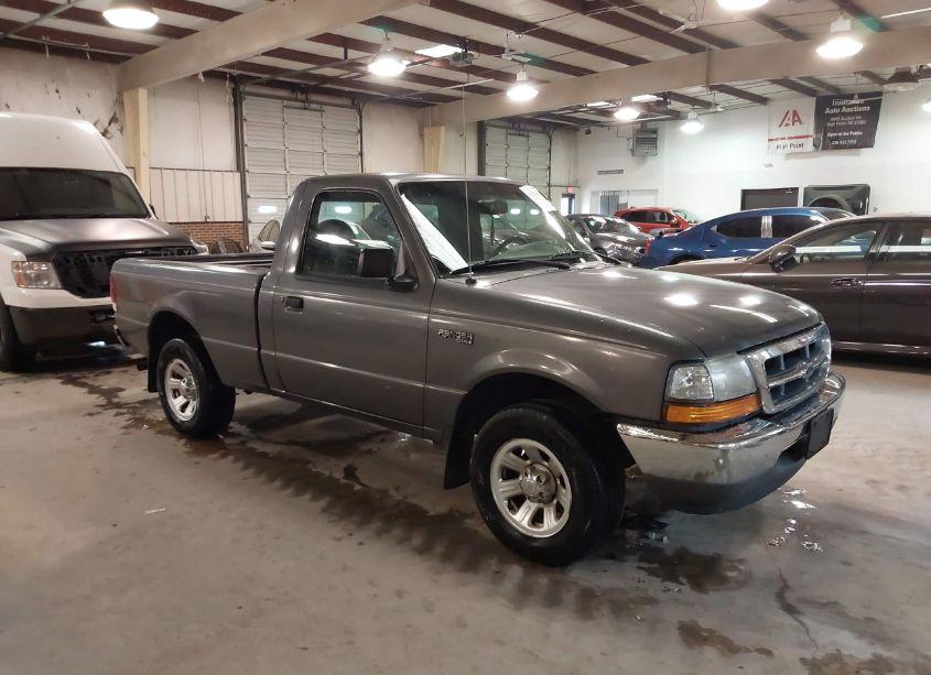 2000 Ford Ranger XL/XLT (VIN 1FTYR10C3YPB48610) main photo