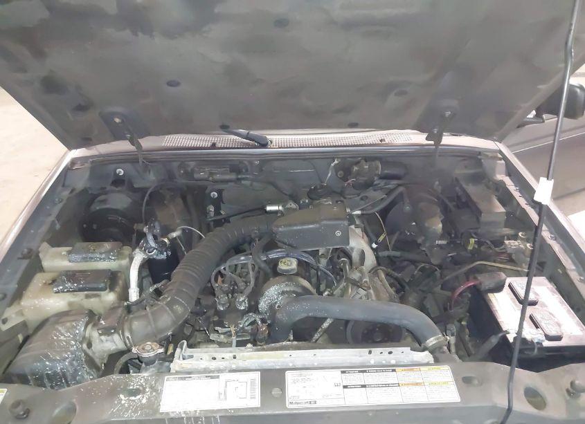 Photo 10 of 2000 Ford Ranger XL/XLT (VIN 1FTYR10C3YPB48610)