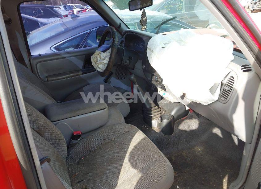 Photo 5 of 2000 Ford Ranger XL/XLT (VIN 1FTYR10C6YTB03183)