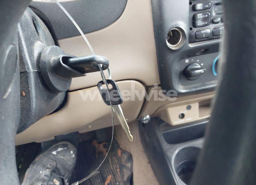 Photo 11 of 2001 Ford Ranger XL/XLT (VIN 1FTYR10C81TA27343)